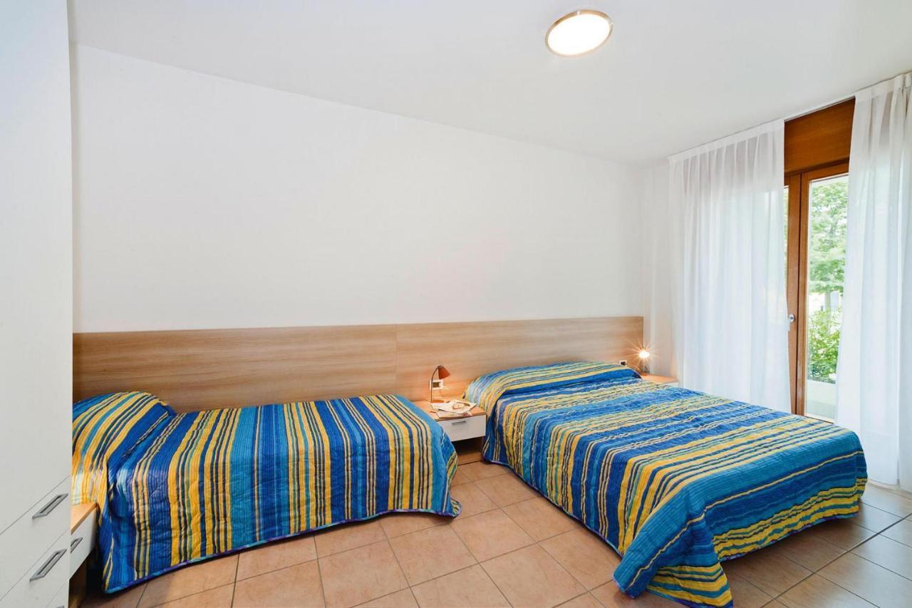 Apartment In Caorle With Heating Exterior foto